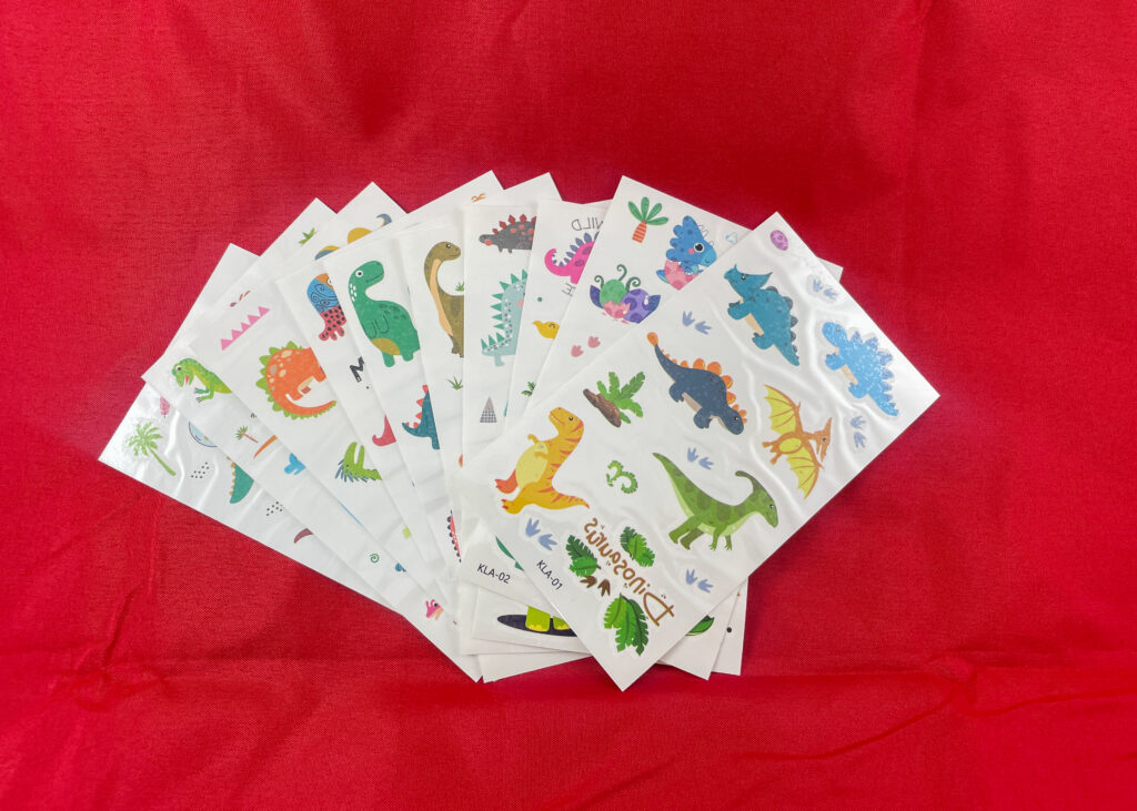 Afwasbare dinotattoo's van De Feestdoos